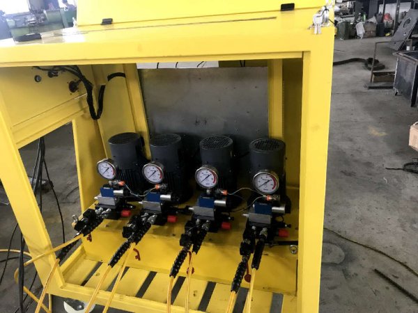 千斤顶的顶升高度应不超过有效顶程