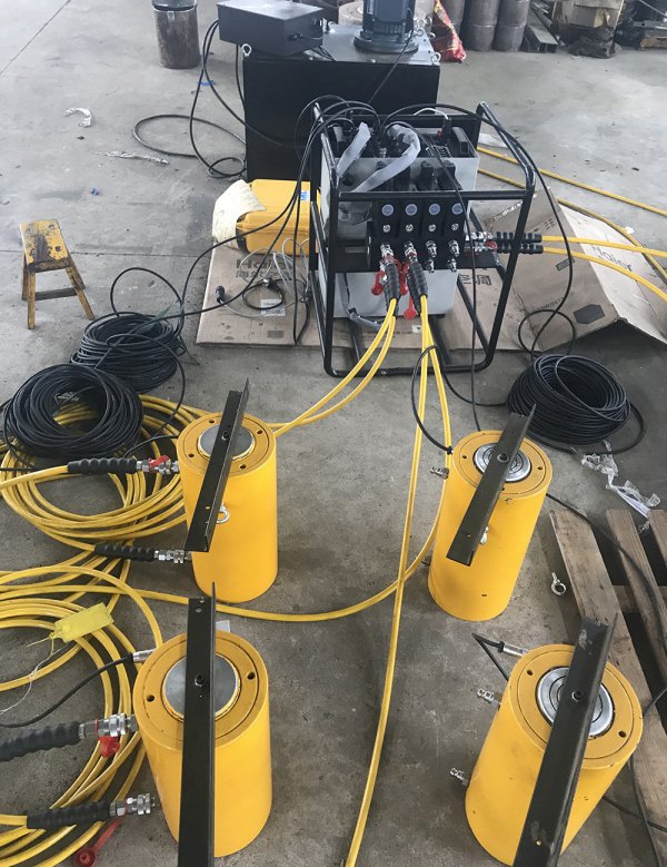 桥梁步履式顶推千斤顶系统有哪些特点(步履式顶推的优缺点)